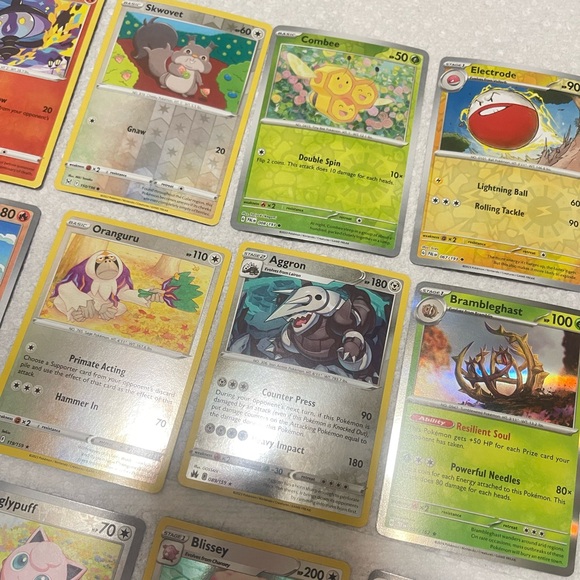 30 POKEMON HOLO AND REVERSE HOLO CARDS - Picture 6 of 17